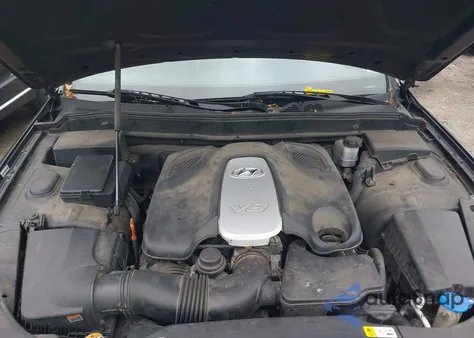 2010 Hyundai Genesis 4.6 z USA, uszkodzony, nr VIN KMHGC4DF8AU080830